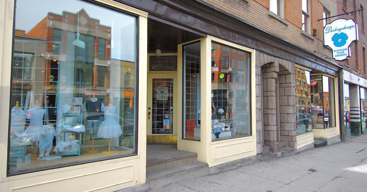 La boutique Enfant Deslongchamps ferme ses portes et tout sera à 75% de rabais à compter de ce samedi. #triste