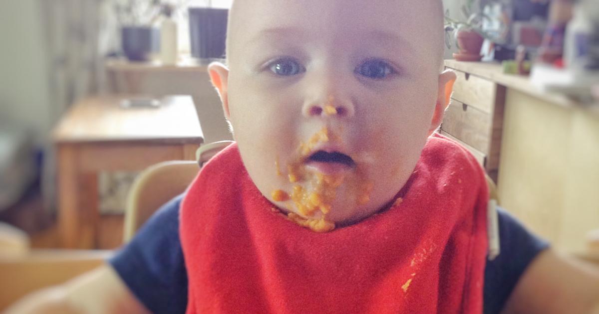 Petit bébé devient grand : OMG! mon bébé mange!