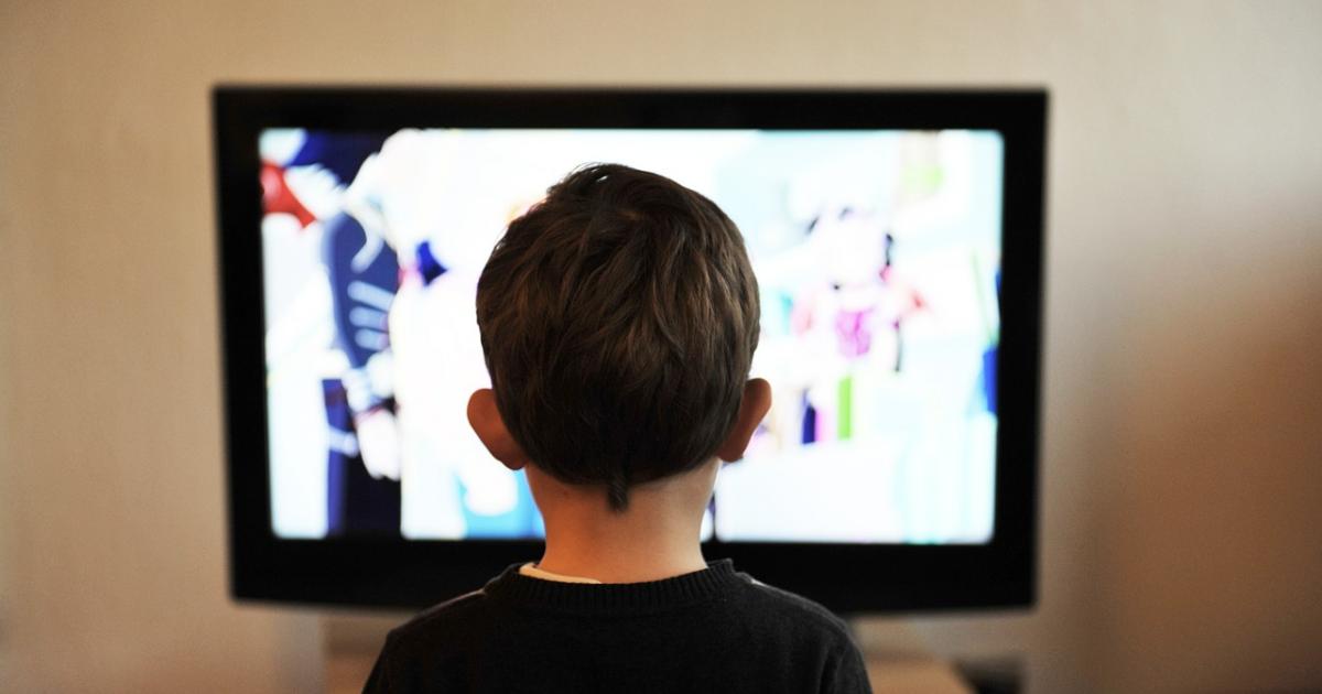 La télévision et les enfants : un peu? Beaucoup? Pas pantoute?