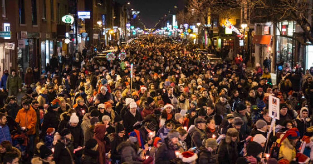 La marche aux flambeaux de l’Avenue Mont-Royal : une petite soirée magique en famille!