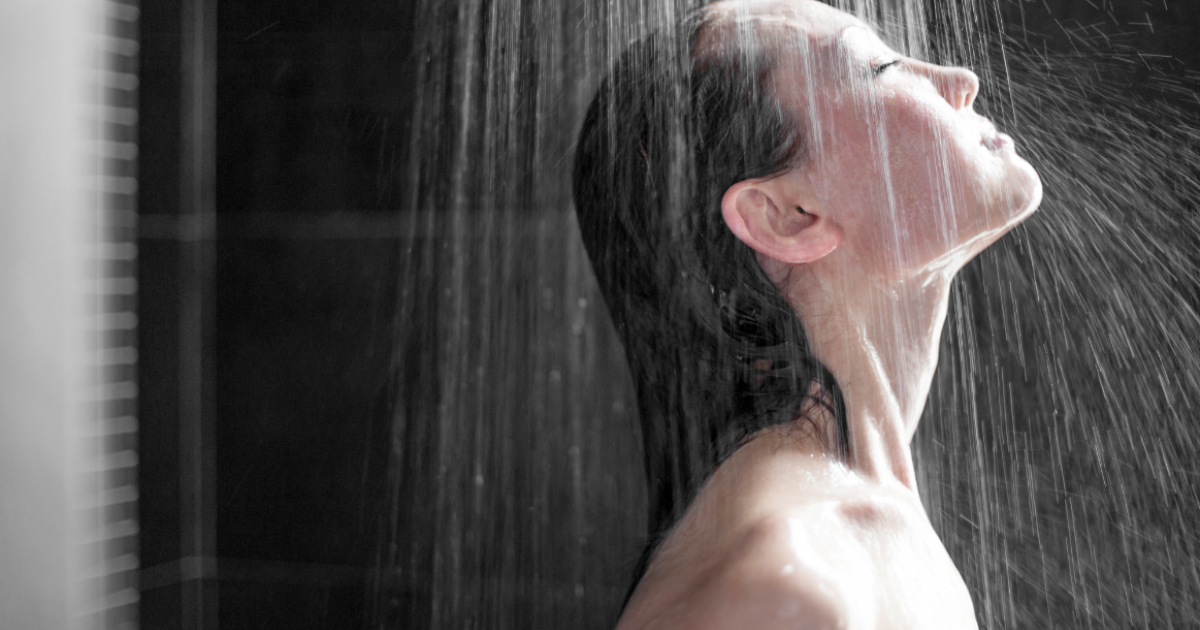 La douche de parent : ce moment utilitaire, autrefois relaxant