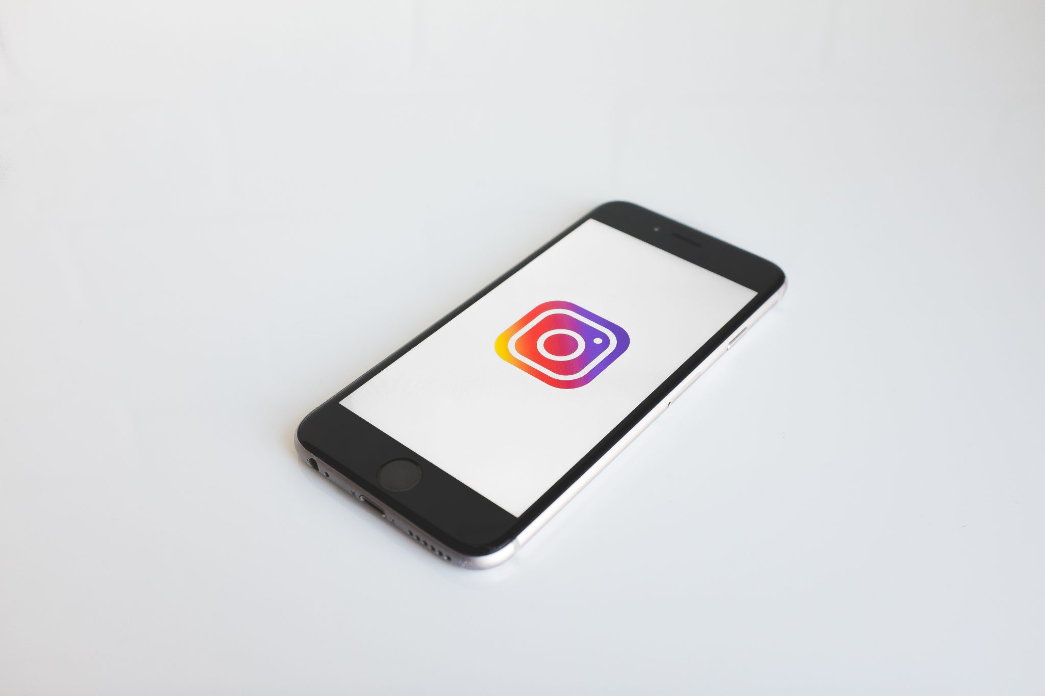 Instagram sera encore plus sévère face au contenu encourageant l’automutilation