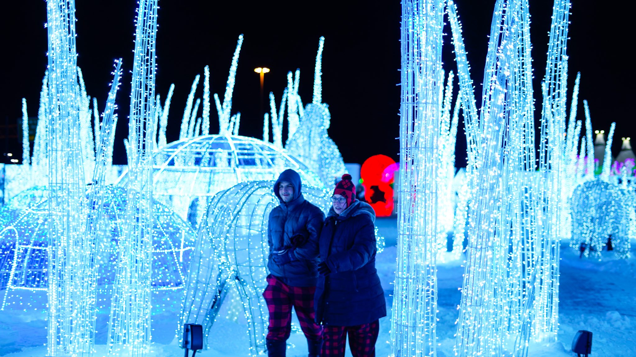 Illumi : un immense parcours son et lumière à voir absolument!