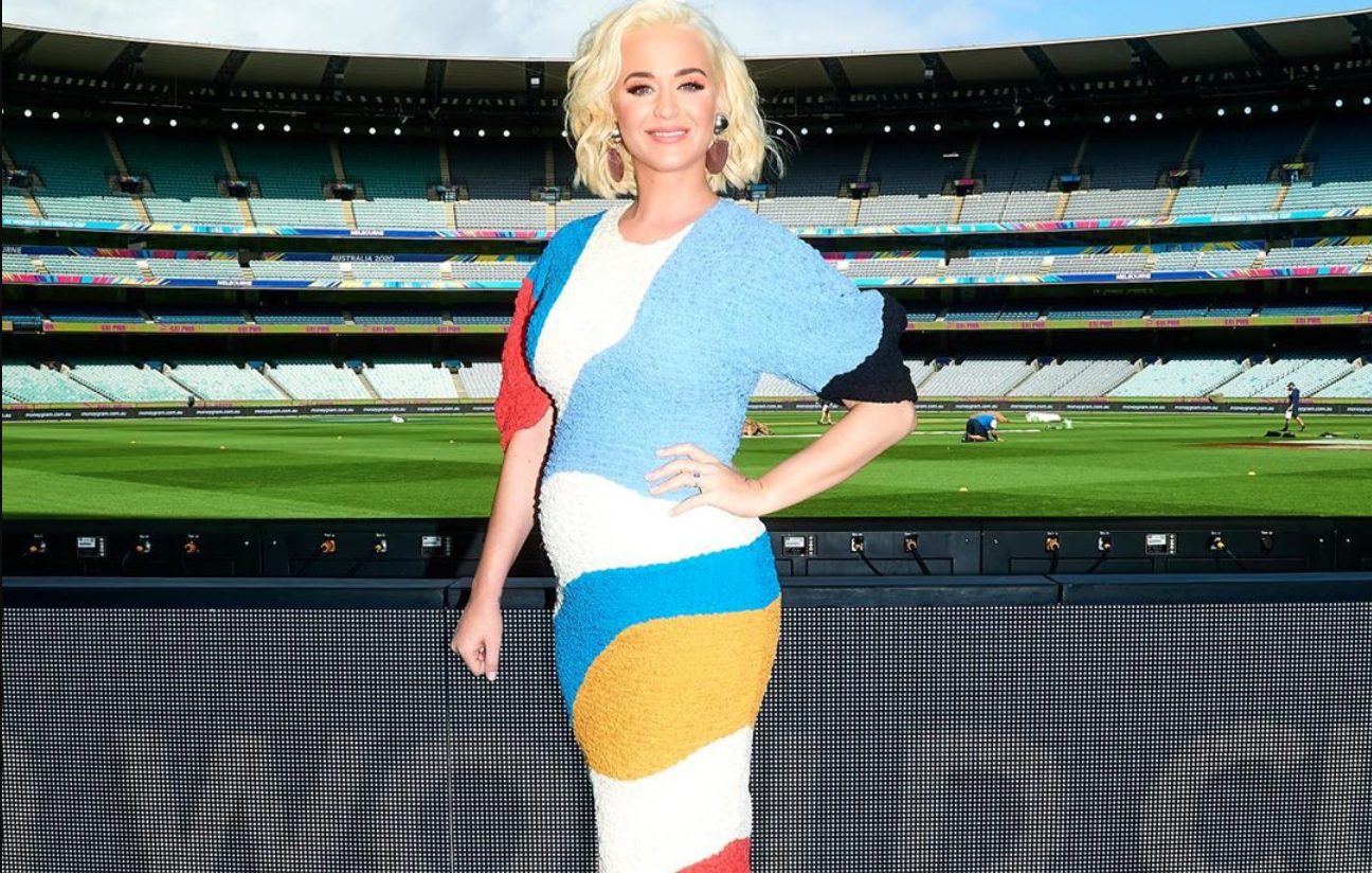 Katy Perry se confie sur sa grossesse en confinement