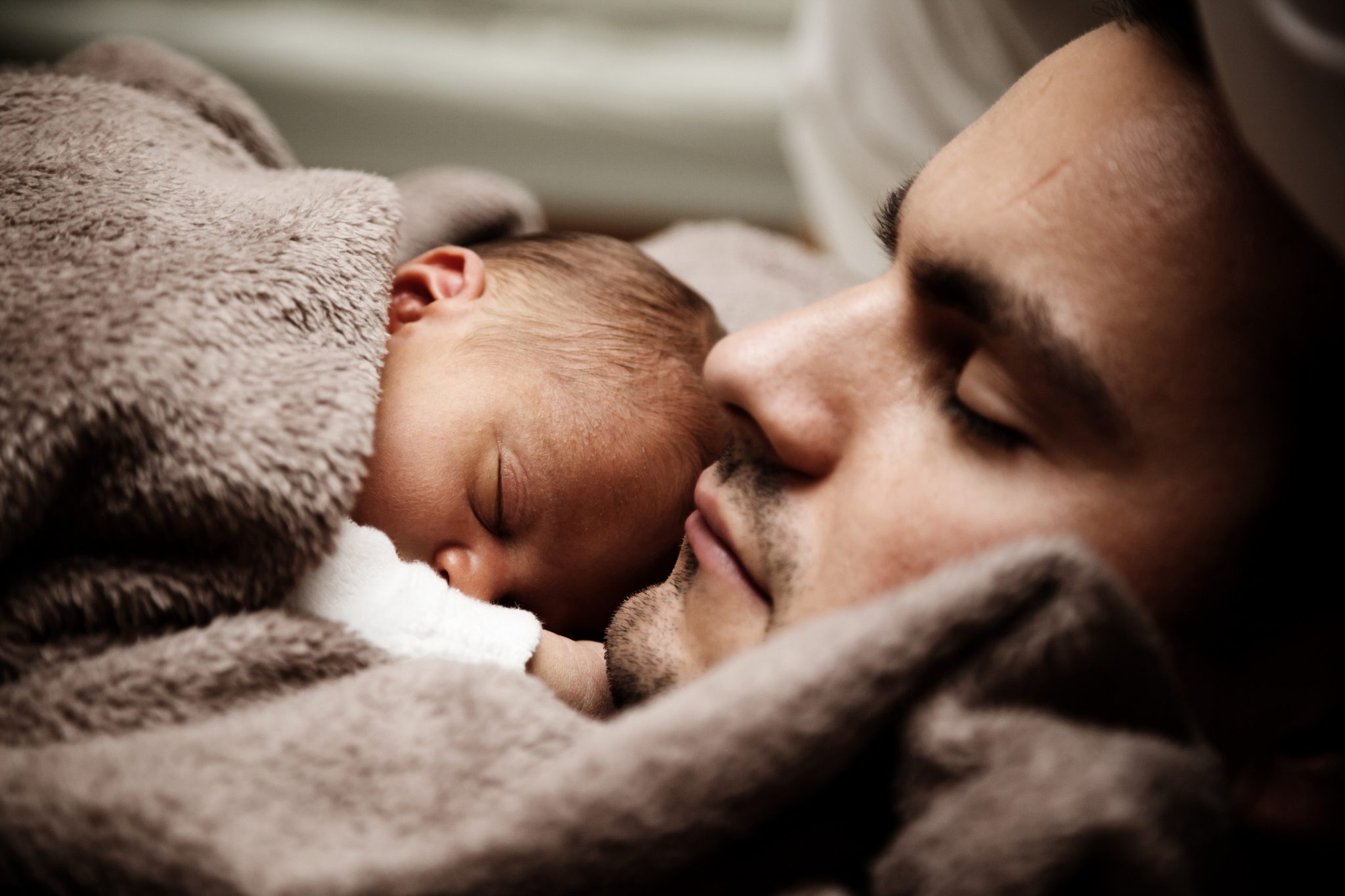 Partager le congé parental et laisser papa prendre sa place
