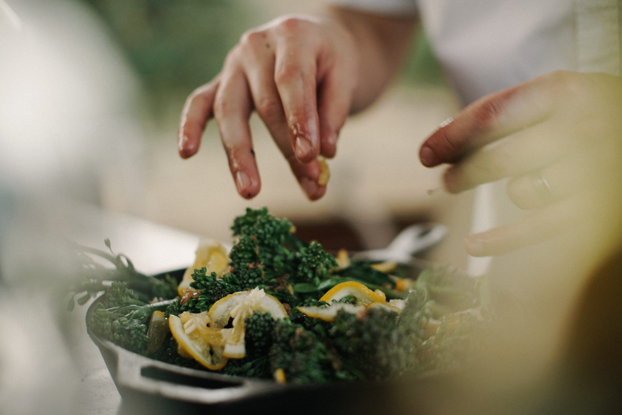 Initiez vos ados à la cuisine grâce à ce camp culinaire en ligne gratuit