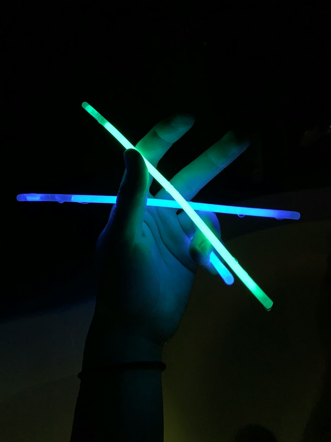 Pensez aux bâtons lumineux