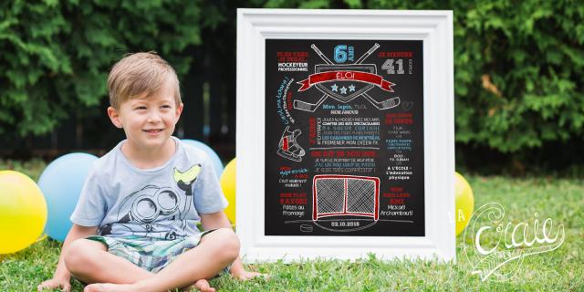 Éloi et son affiche 6 à 12 ans Fan de hockey (aussi disponible en rose et dans la catégorie ados/adultes)