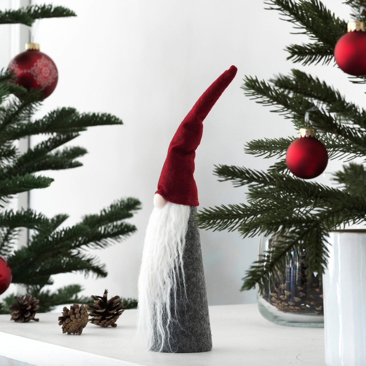 Décoration, conique/père Noël gris