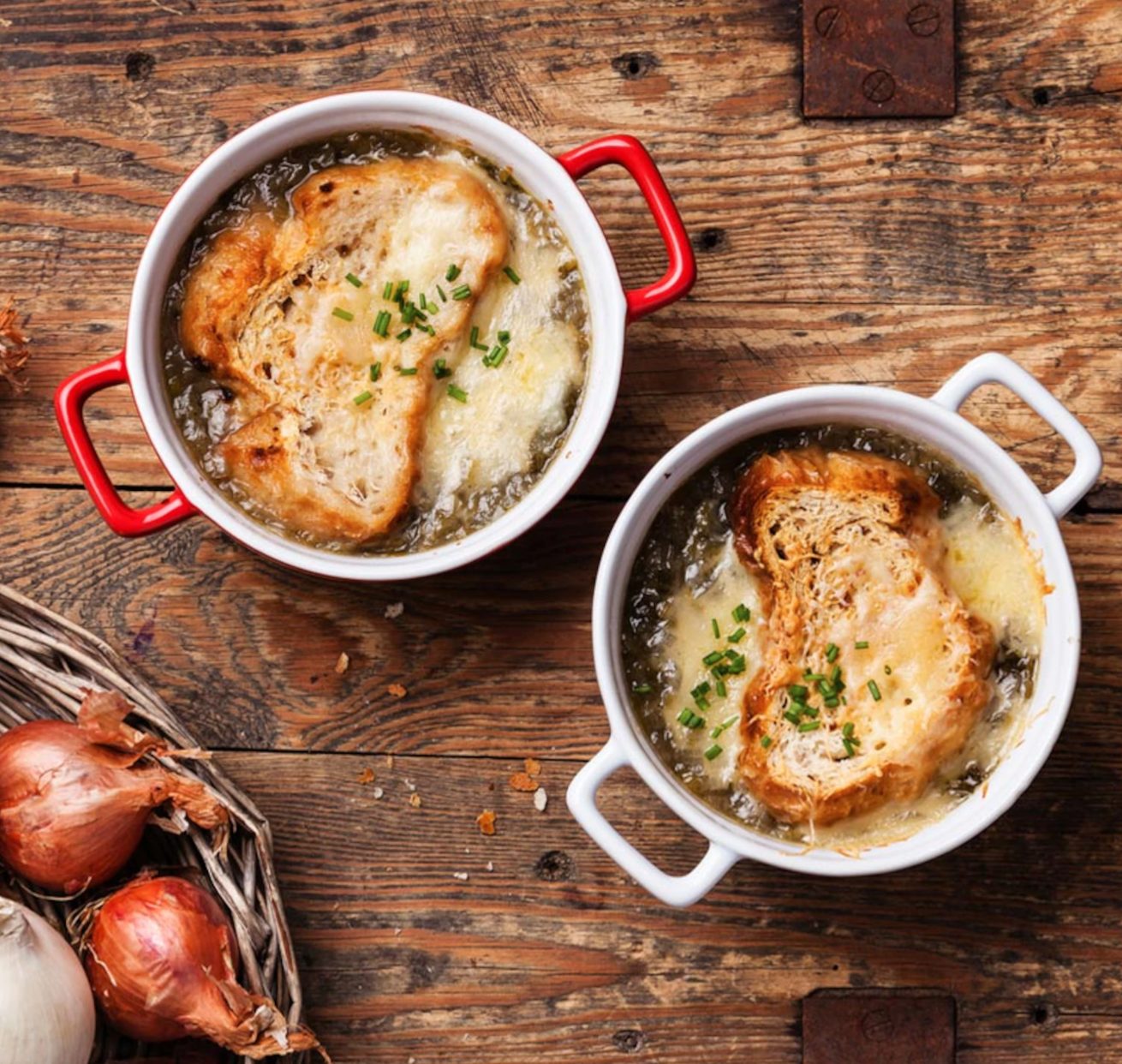 Soupe à l'oignon gratinée