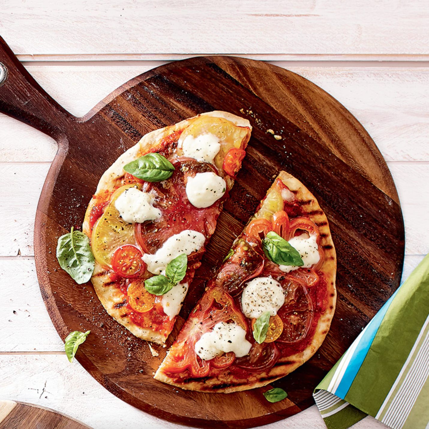 Pizzas grillées tomates-mozzarella