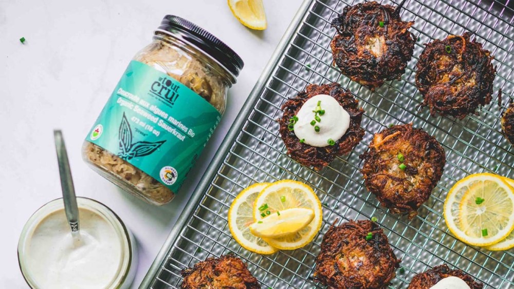 Latkes croustillants et crème sure de cajoux