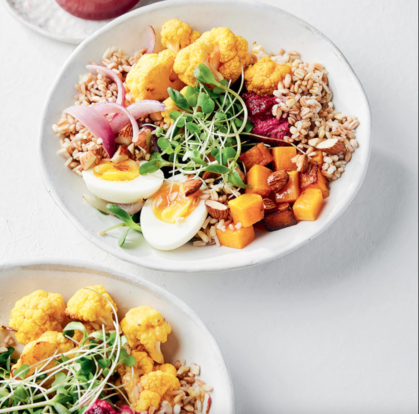 Bols de grains aux légumes rôtis