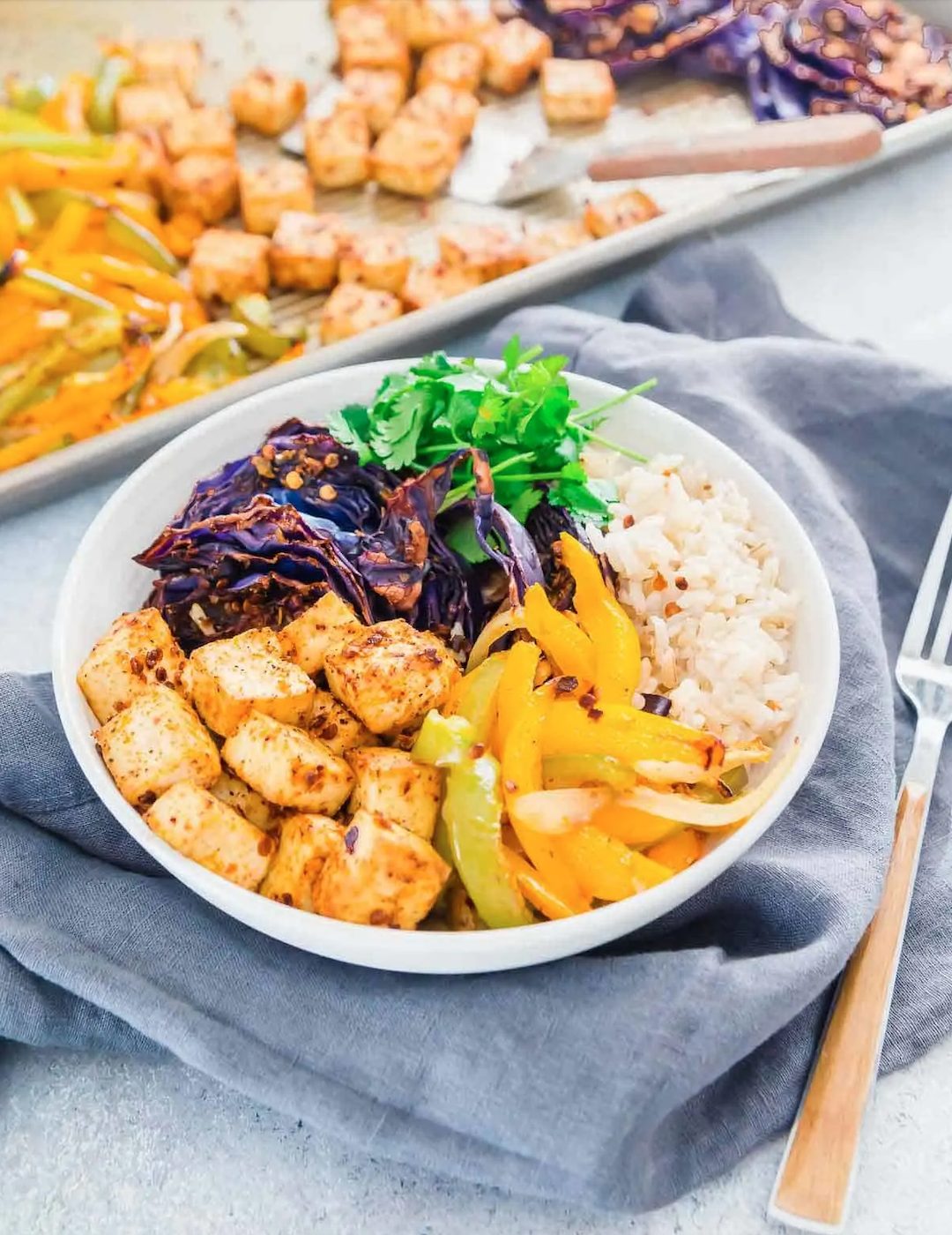 4) « Meal prep » de tofu et légumes sur plaque