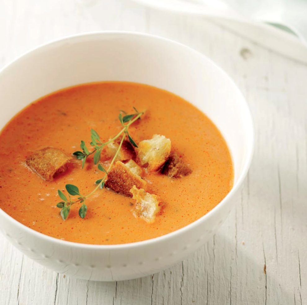 Potage aux poivrons rôtis et aux tomates