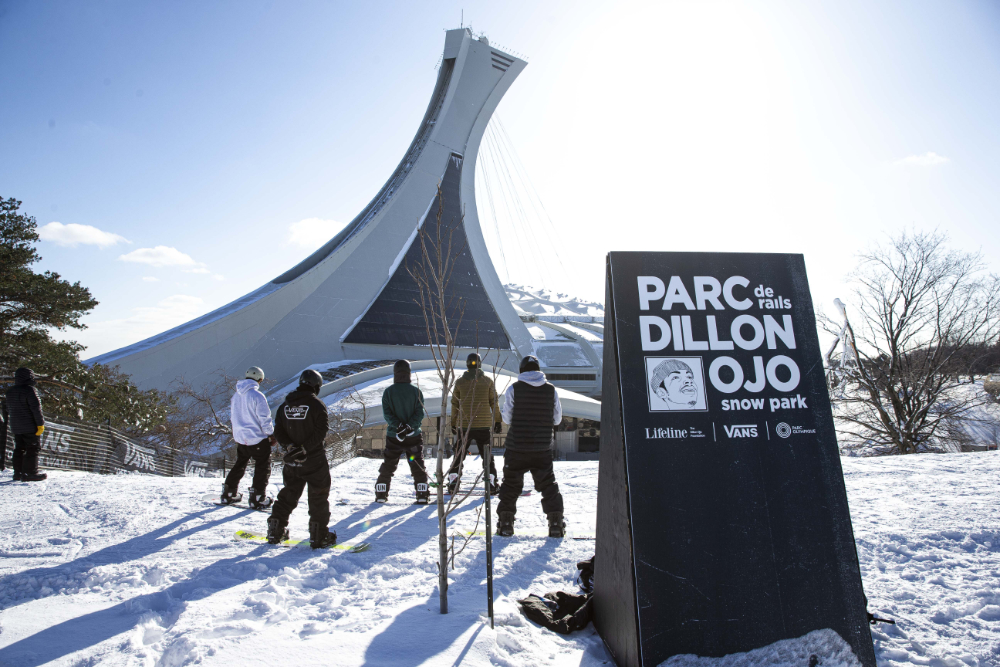 Un tout nouveau parc à neige ouvre à Montréal et c’est parfait pour les jeunes planchistes!