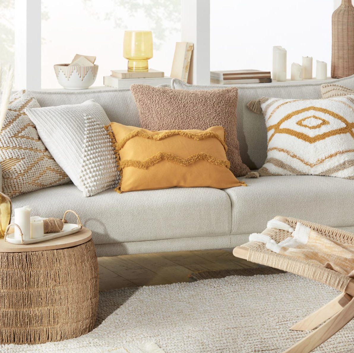 Coussin lombaire décoratif moutarde avec franges