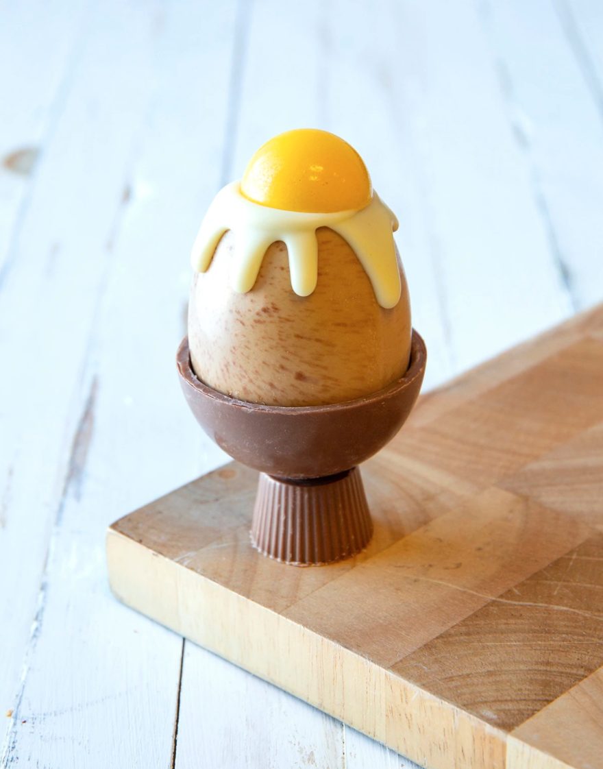 Oeuf à la coque fourré au praliné
