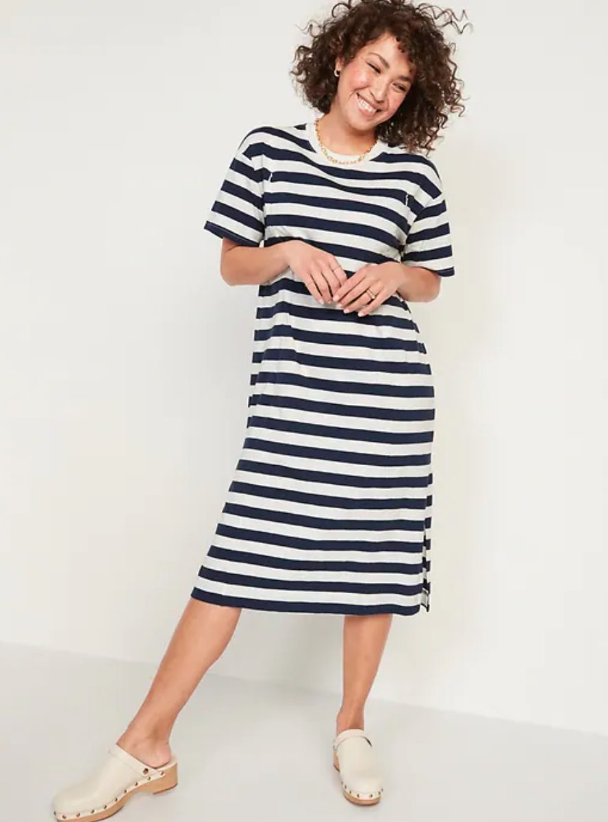 Robe t-shirt rayée mi-longue à manches courtes de maternité et d'allaitement