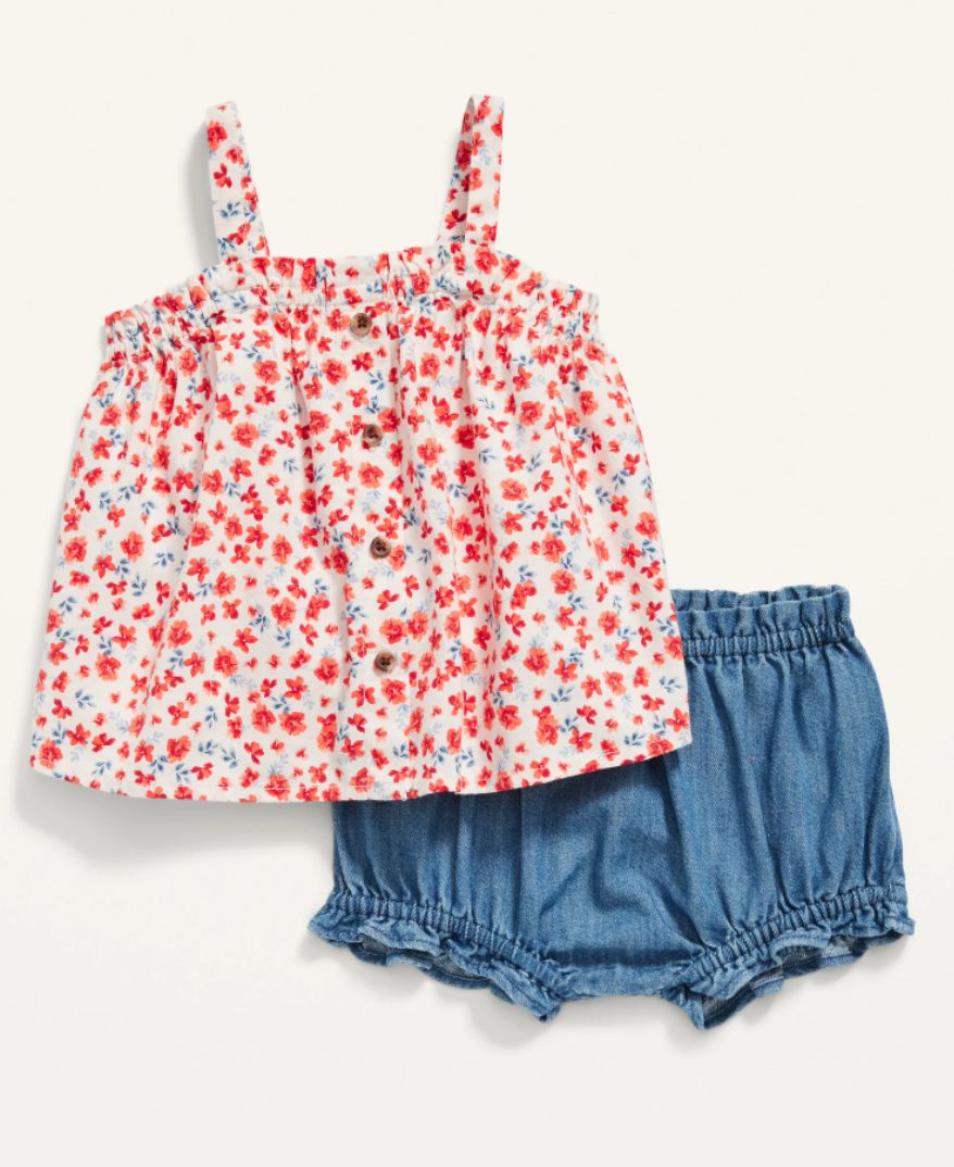 Ensemble avec camisole à devant boutonné et culotte bouffante