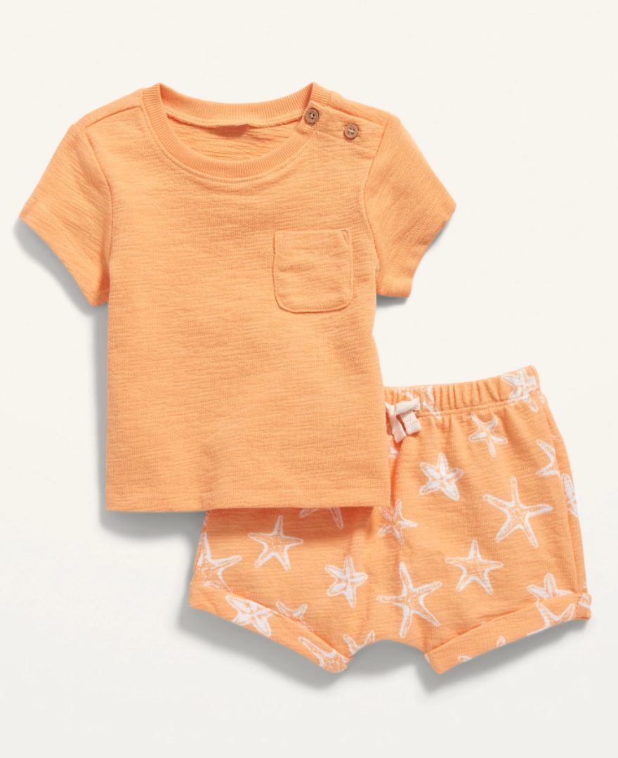 Ensemble 2 pièces unisexe avec t-shirt imprimé et short assorti