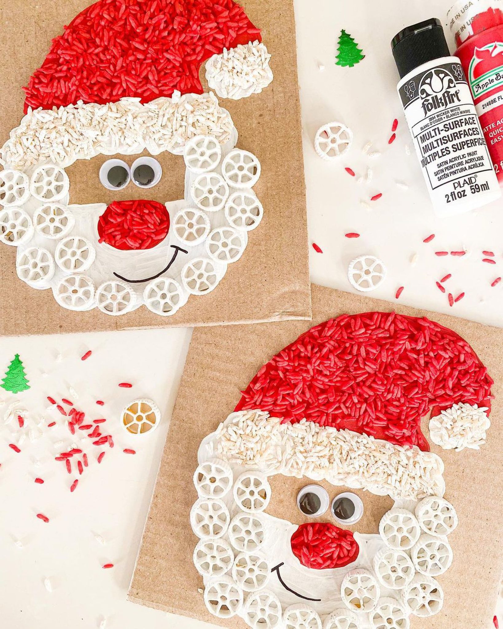 Un père Noël de pâtes et de riz