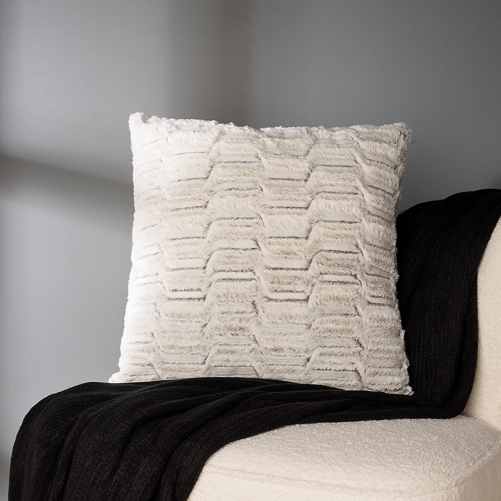Coussin effet fourrure